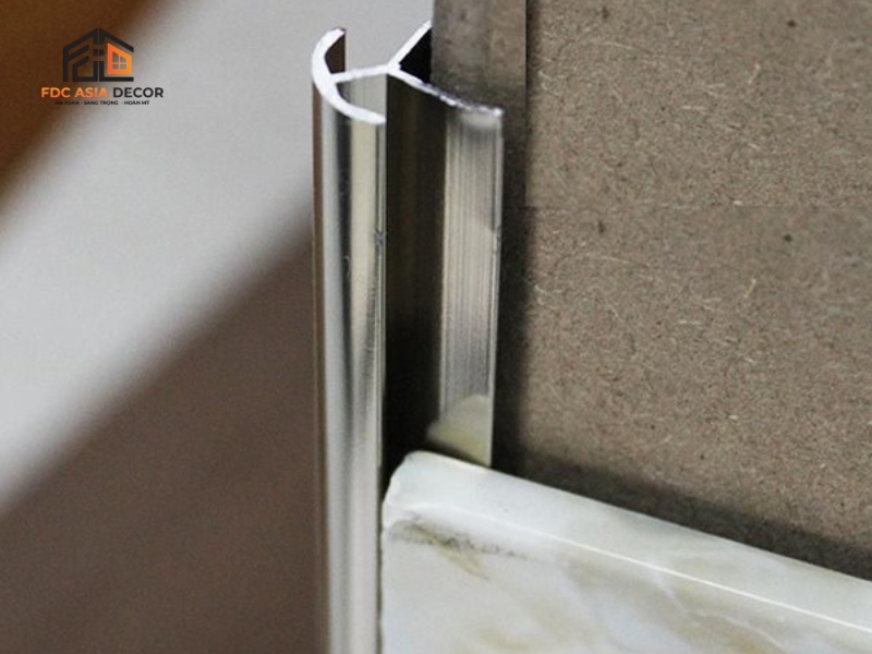 nẹp inox góc tường