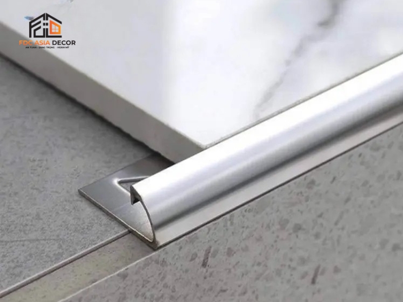 nẹp inox góc tường