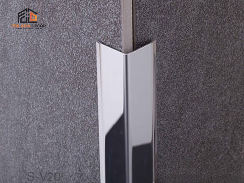 nẹp inox góc tường