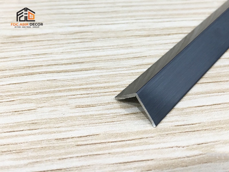 nẹp v inox