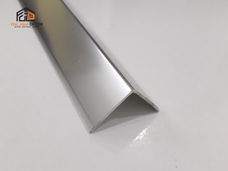 gi&aacute; nẹp nh&ocirc;m chữ v
